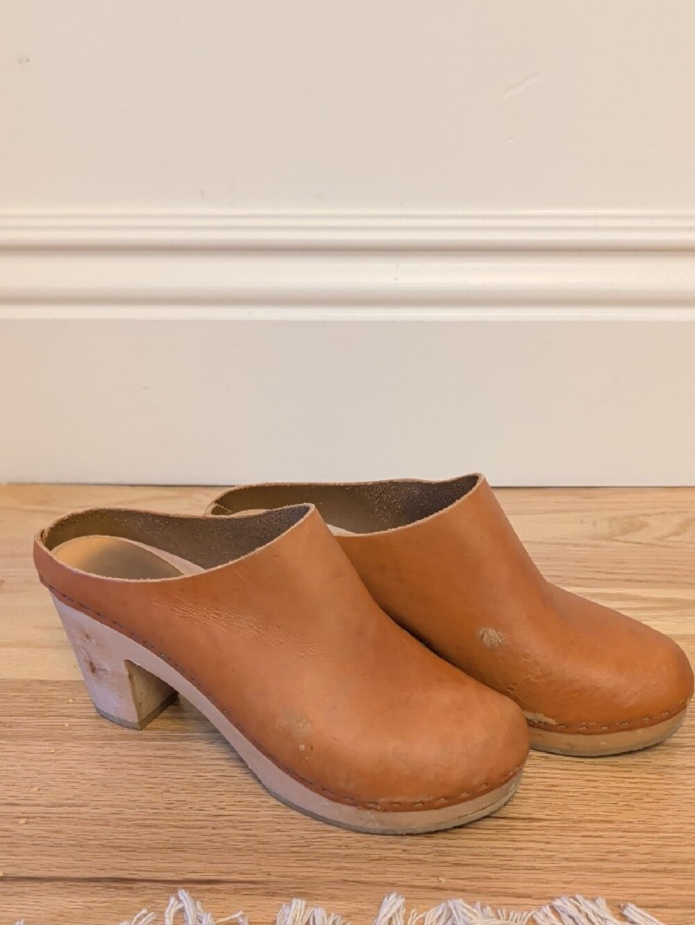 Bryr Chloe Leather Clogs In whiskey